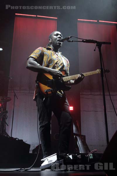 BLOC PARTY - 2018-10-16 - PARIS - Zenith - Rowland Kelechukwu Okereke